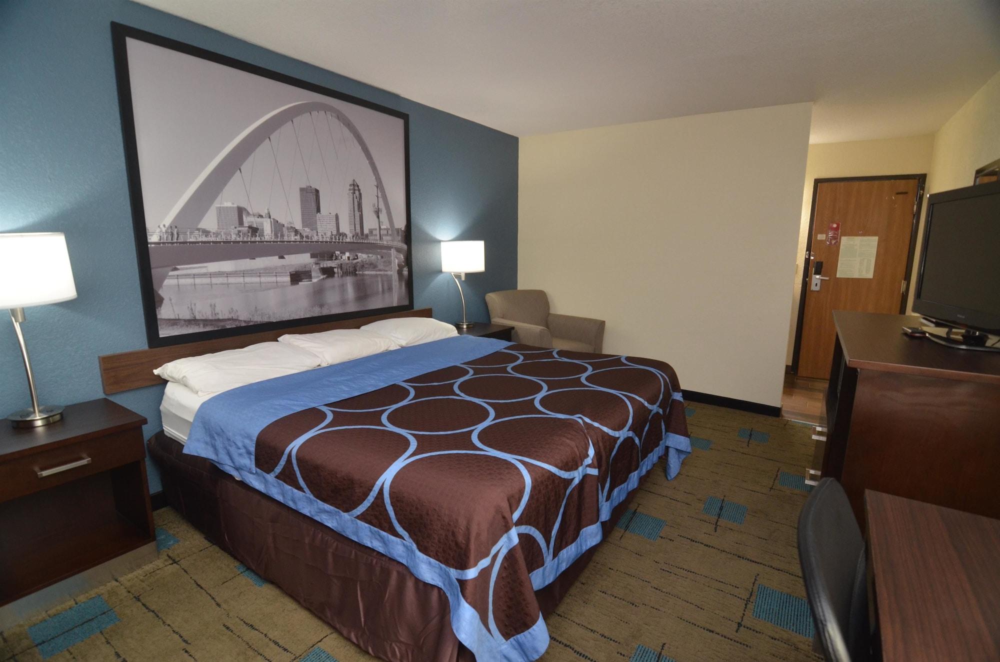 Super 8 By Wyndham Urbandale/Des Moines Area Motel Екстериор снимка