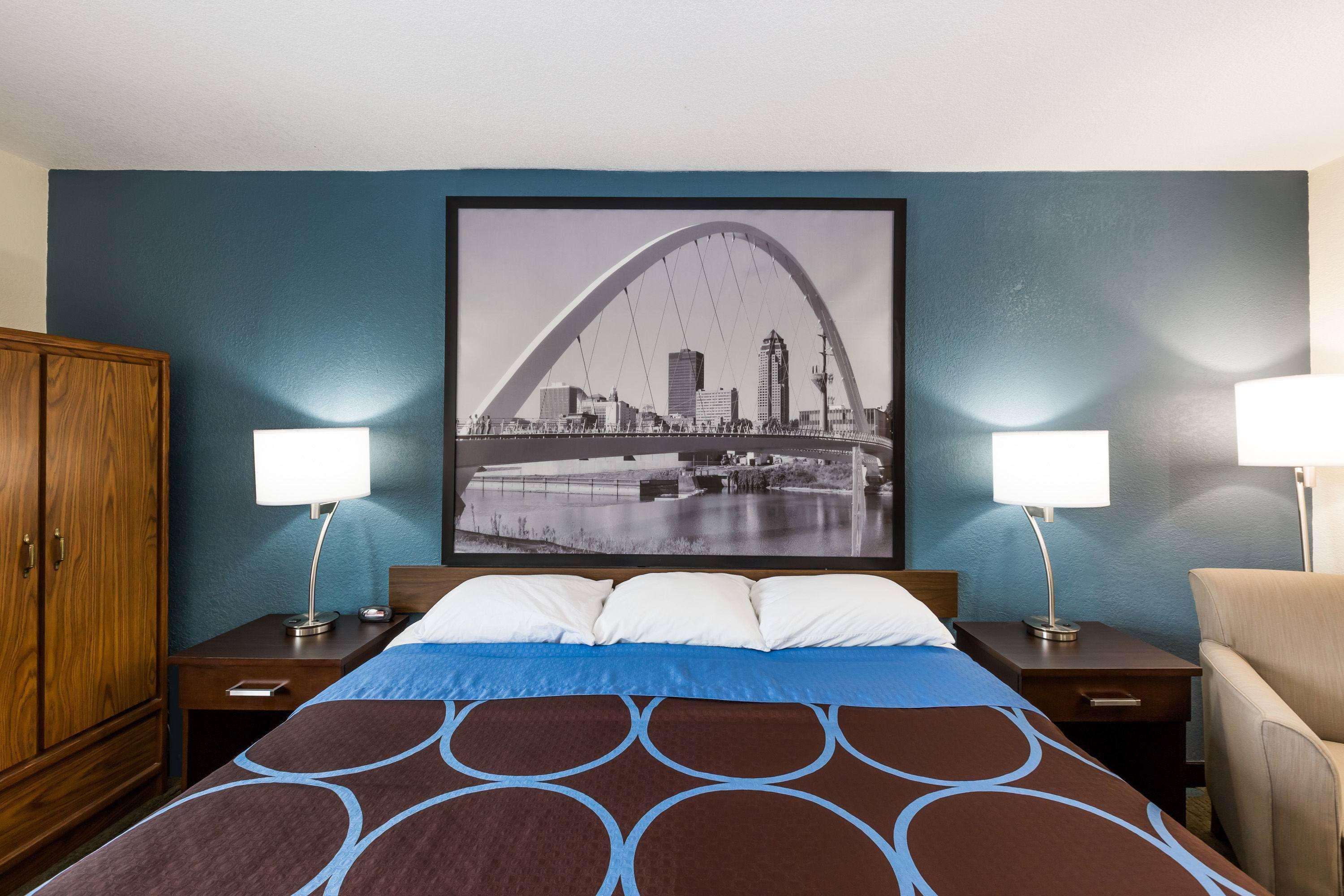 Super 8 By Wyndham Urbandale/Des Moines Area Motel Екстериор снимка
