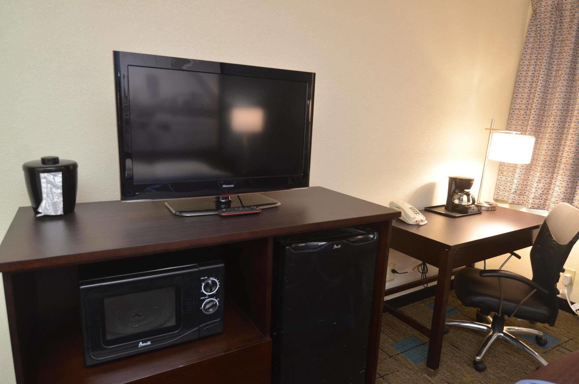 Super 8 By Wyndham Urbandale/Des Moines Area Motel Екстериор снимка